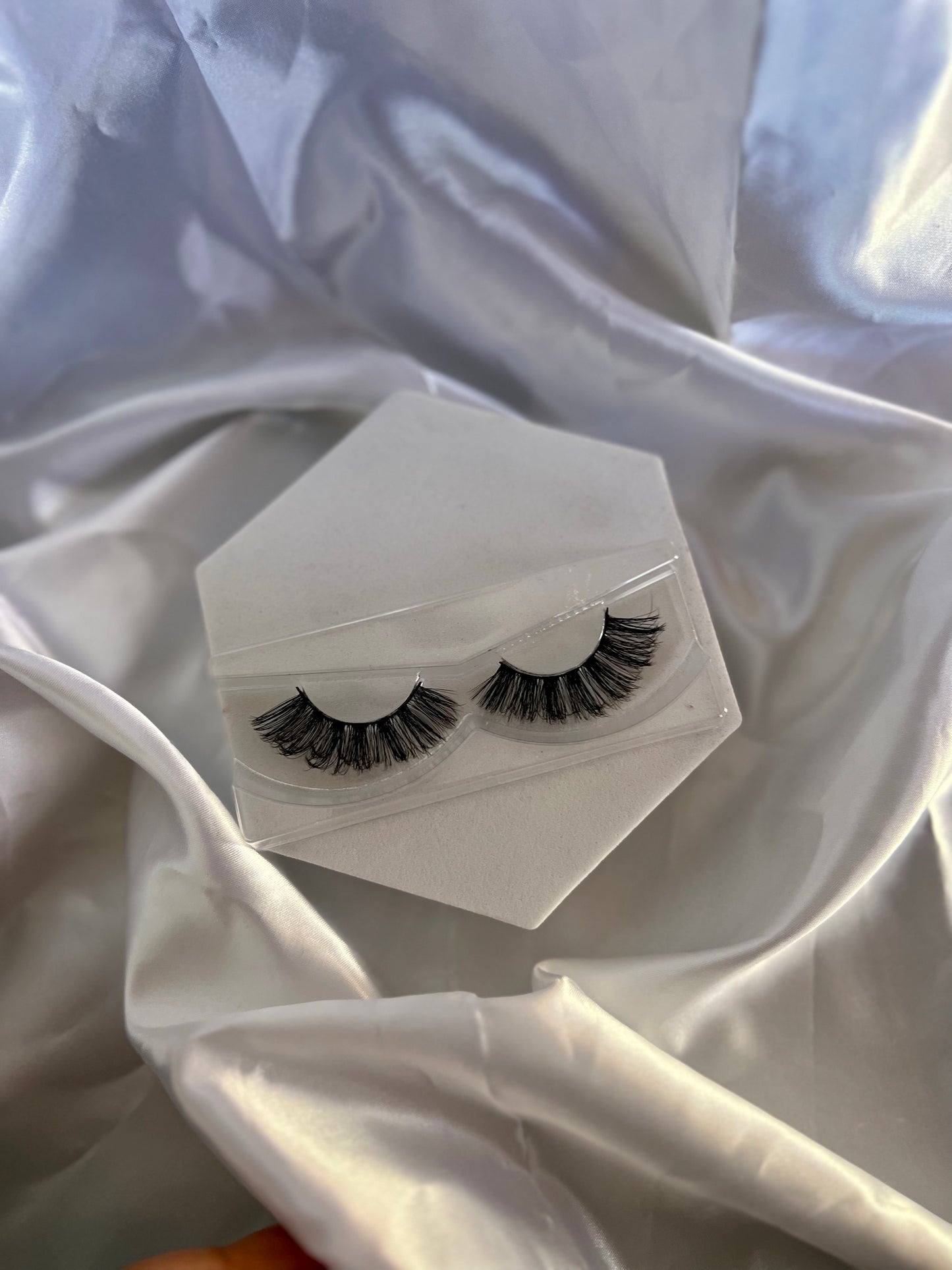 False Lashes - Julie
