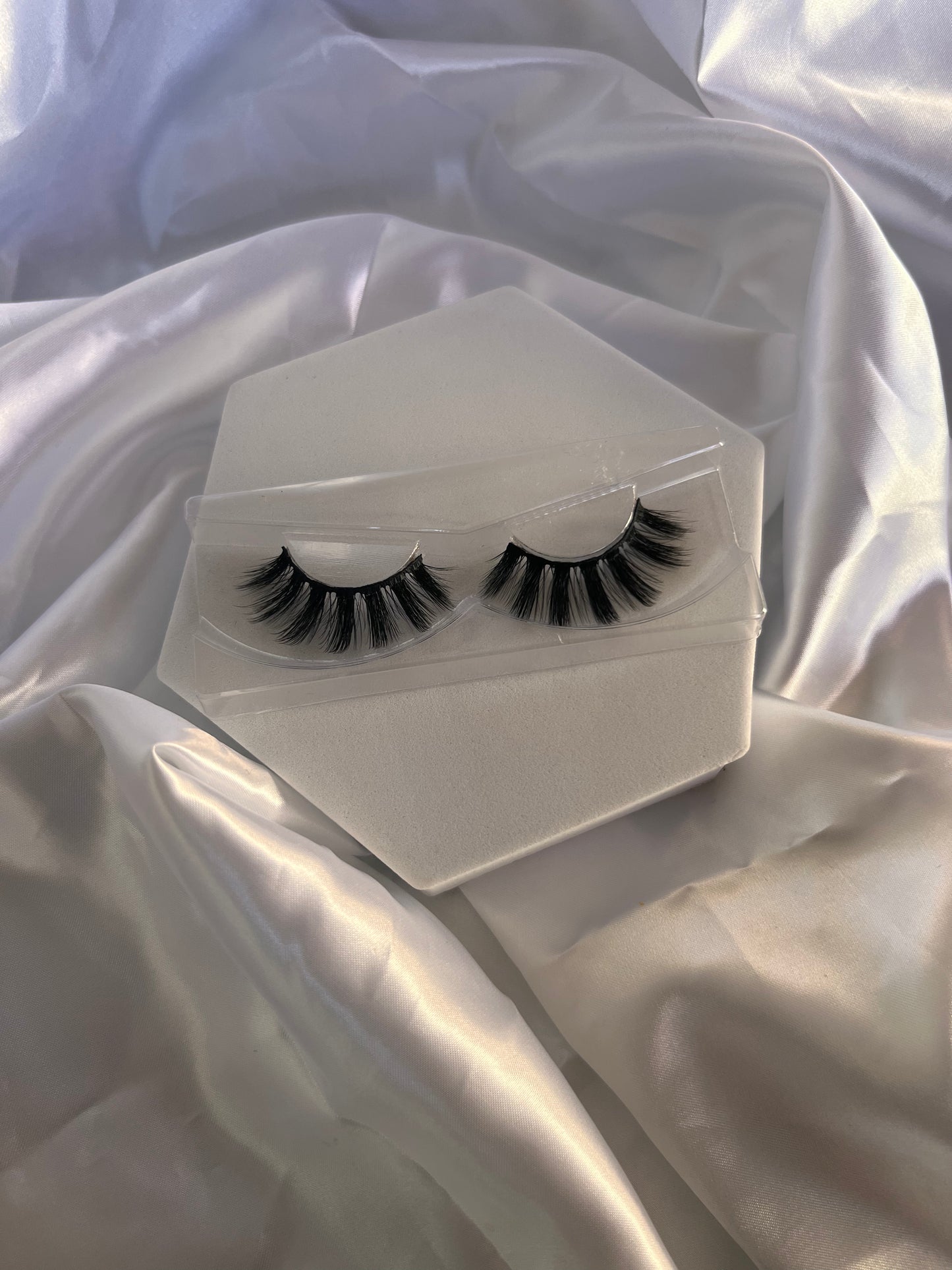 False Lashes - Jordan