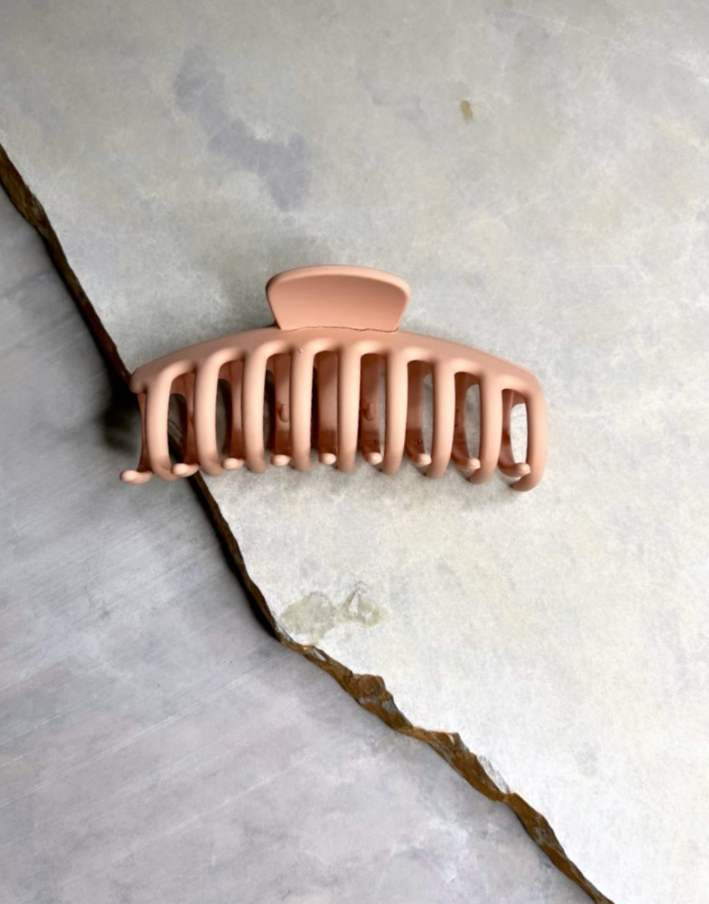 Vanessa Hair Claw - Soft Cream